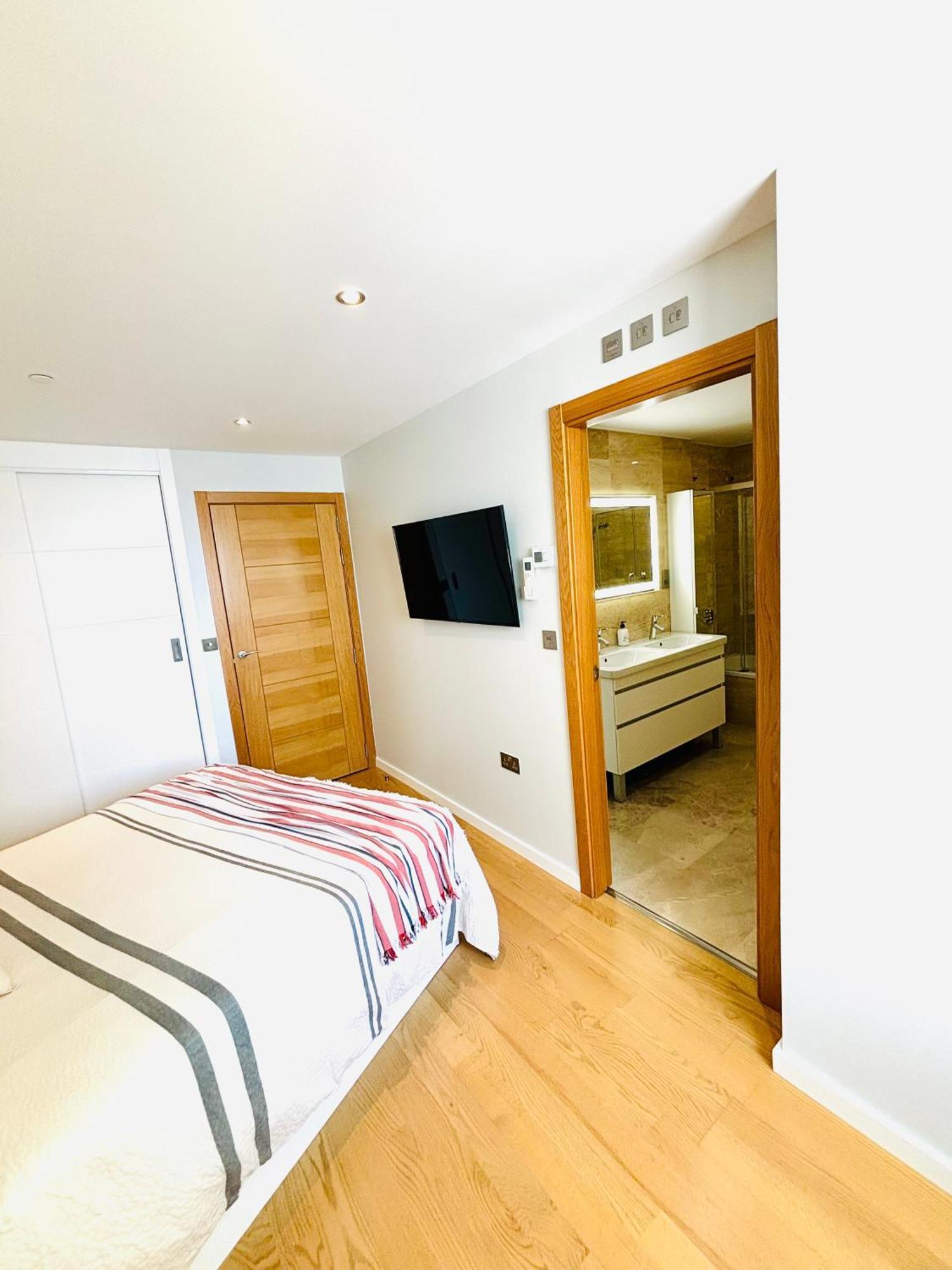 Ocean Village High Floor Luxury Modern Apartment Gibraltar Eksteriør billede