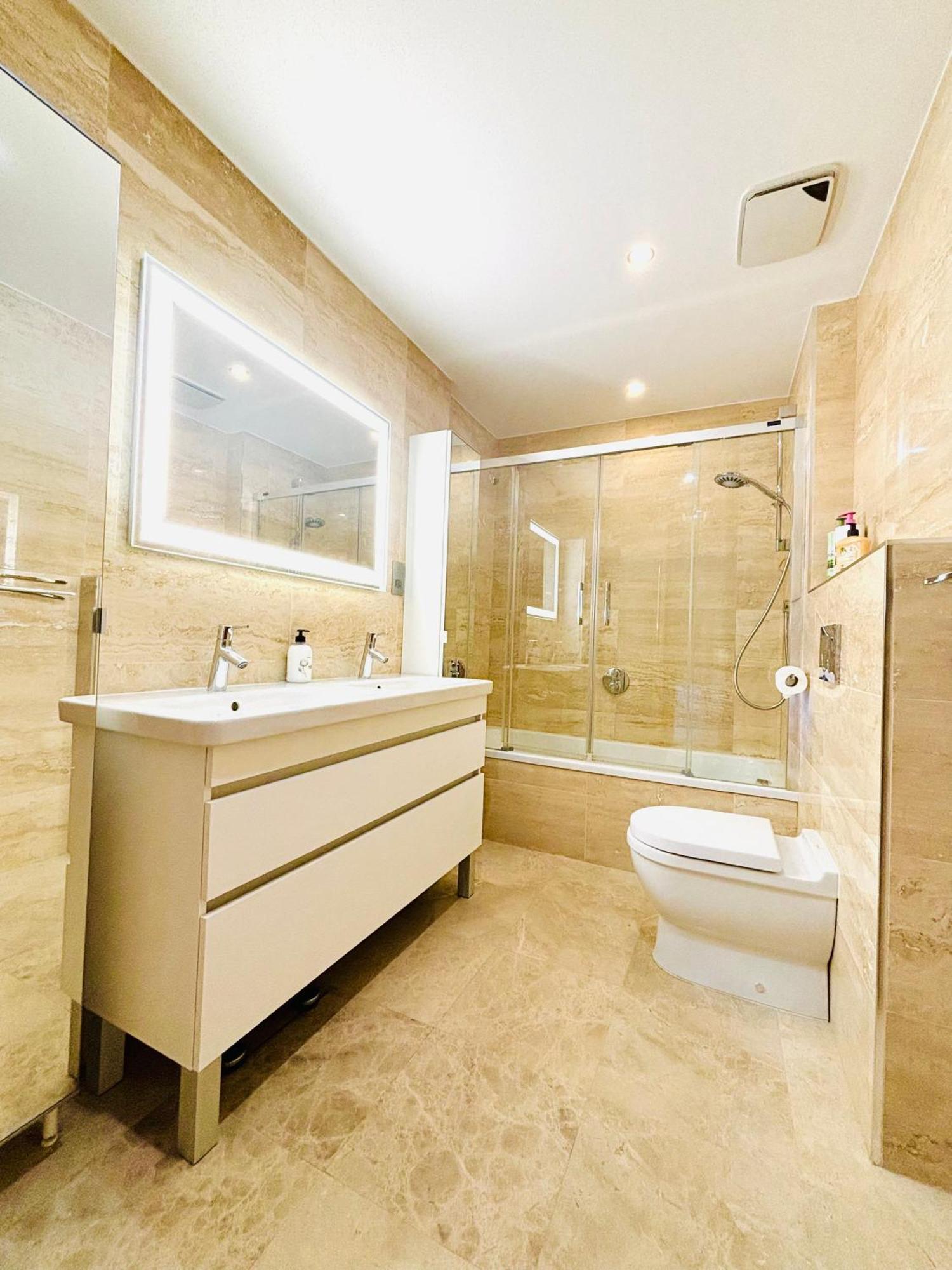 Ocean Village High Floor Luxury Modern Apartment Gibraltar Eksteriør billede